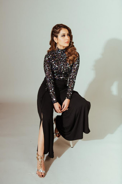 Rashi Khanna Latest Photo Shoot In Black Dress 9